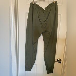 Emma Green Jogger pants